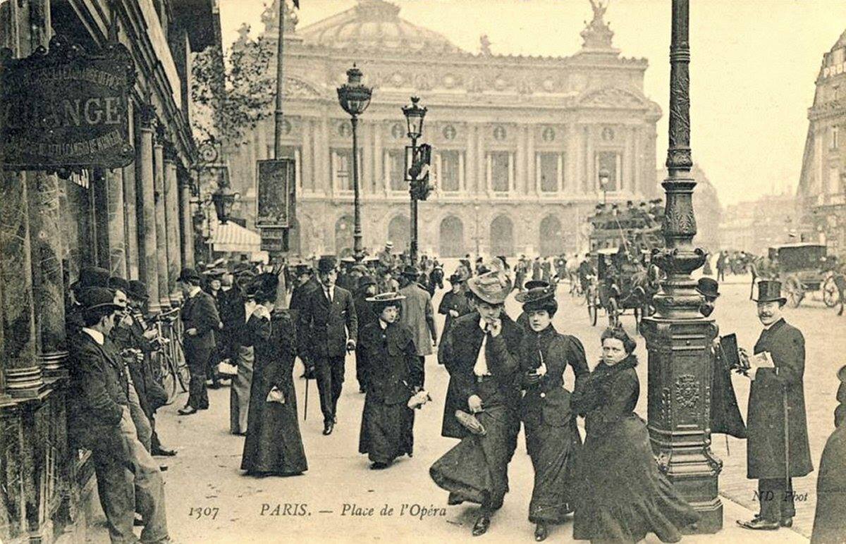 Place de l'Opéra vers 1905